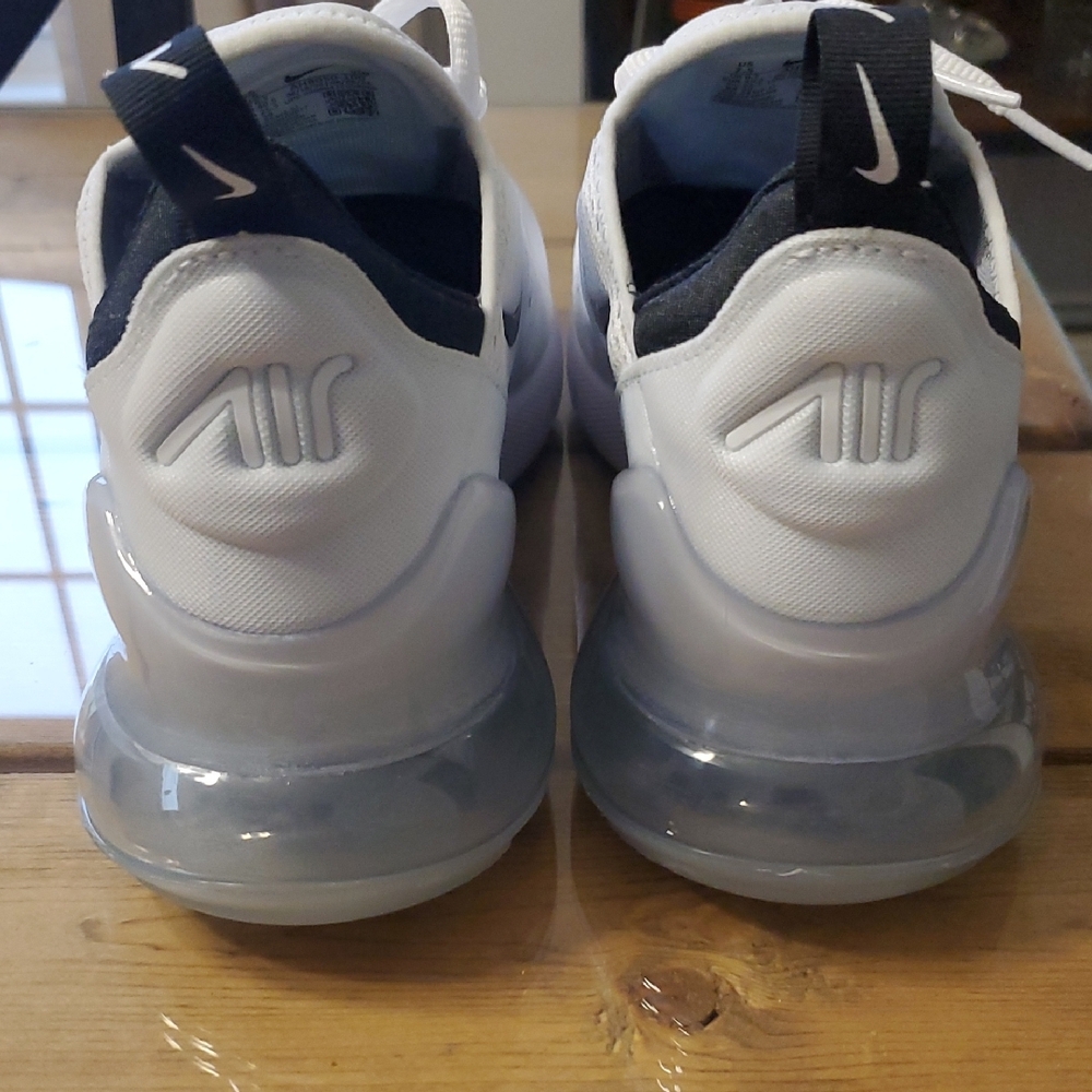 Nike Air Max 270 Sneakers 7.5 - White and Black
